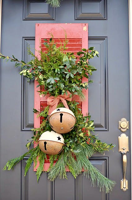 Christmas door reef decoration idea