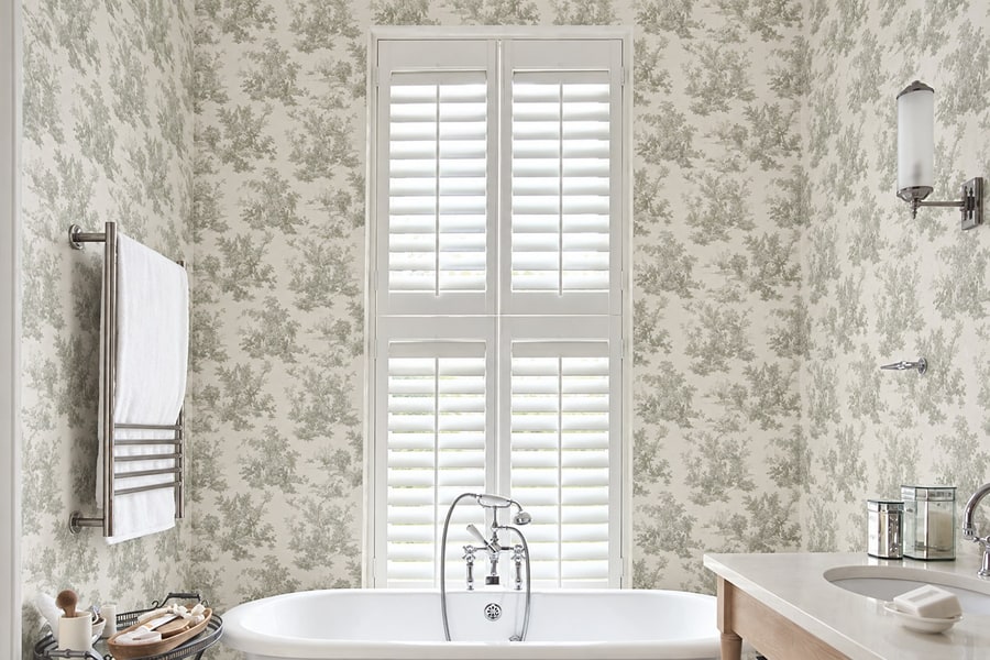 Java waterproof shutters in a bathroom